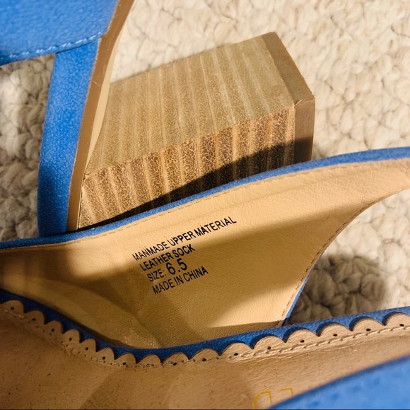 Restricted Columbia block heels - Picture 5 of 7